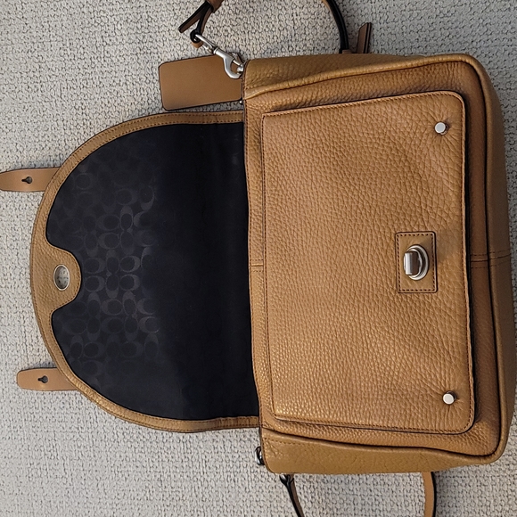 Coach Tan Leather Crossbody Bag - Picture 3 of 9